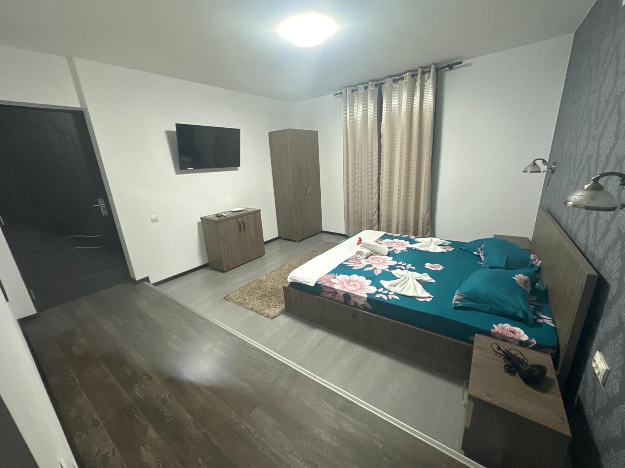 Casa Clau 호텔 Orşova 외부 사진
